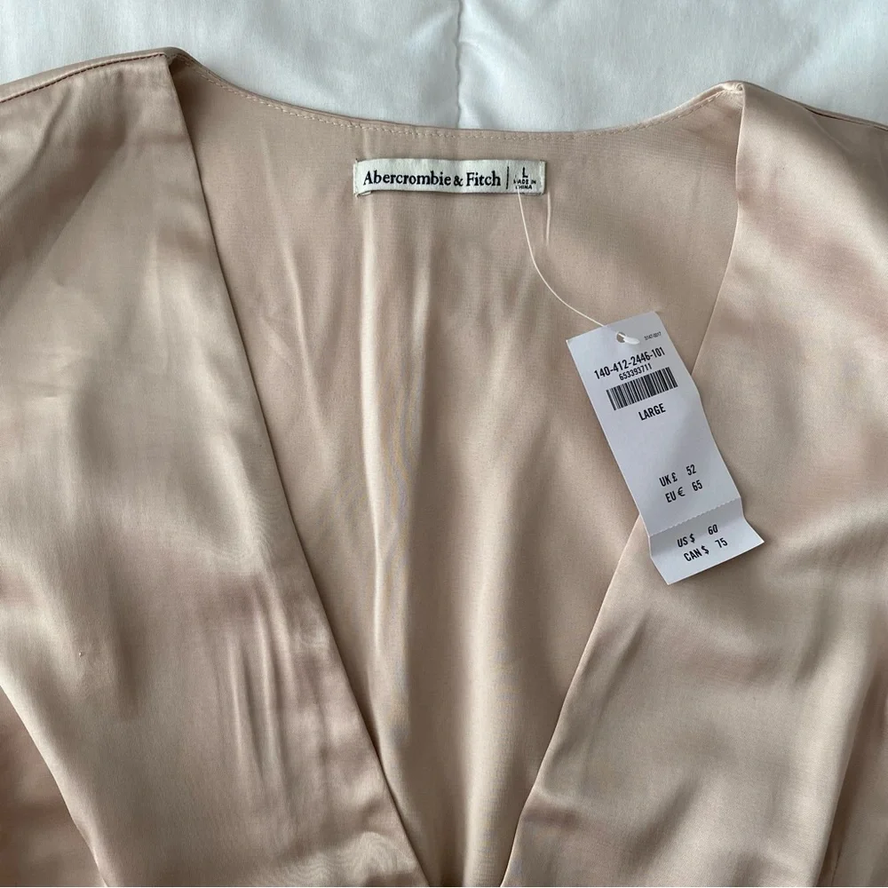 Abercrombie & Fitch Champagne Long-Sleeve Satin Puff Sleeve Top - Picture 5 of 5